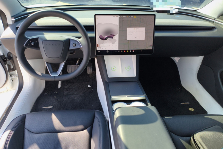 特斯拉 Model 3 2023款 后轮驱动版中控内饰7002