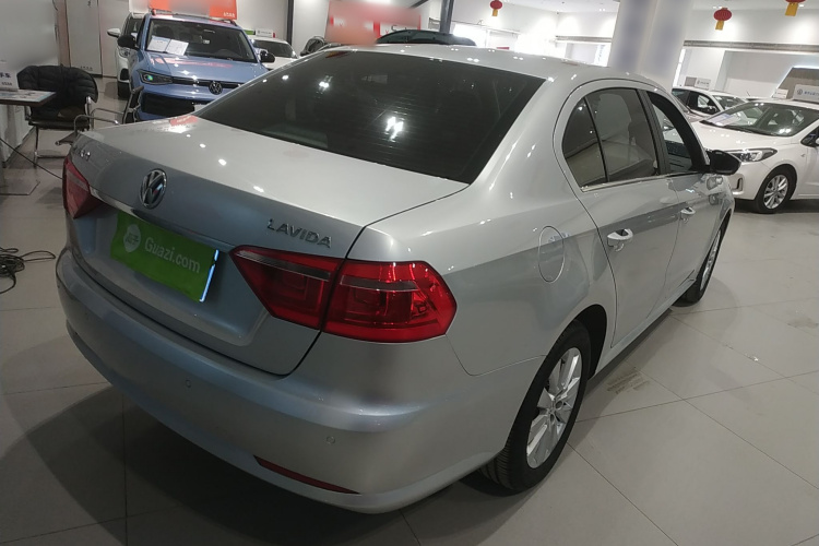 大众 朗逸 2013款 改款经典 1.6L 自动舒适版车身外观7