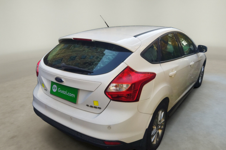 福特 福克斯 2012款 两厢 1.6L 手动舒适型车身外观7