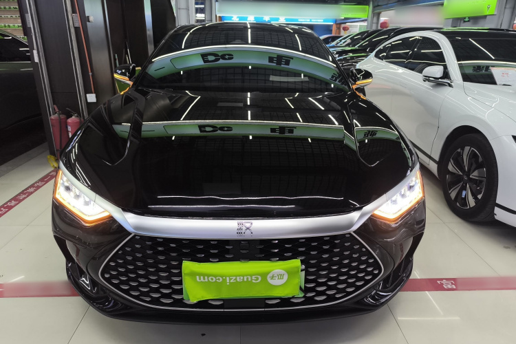 比亚迪 汉 2022款 DM-i 121KM 尊荣型车身外观2