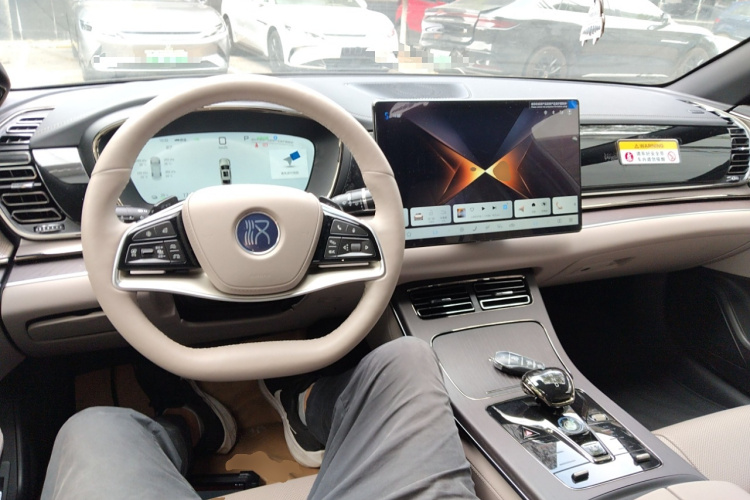比亚迪 汉 2025款 EV 701KM激光雷达智驾型中控内饰7002