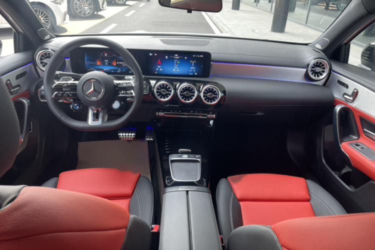 奔驰A级AMG 2025款 AMG A 35 L 4MATIC中控内饰7001