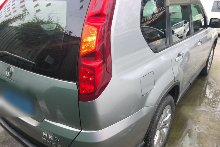 东风风度MX6 2015款 2.0L 手动两驱领航版车身外观7