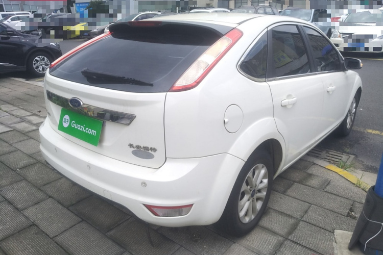 福特 福克斯 2013款 两厢经典 1.8L 自动基本型车身外观6005