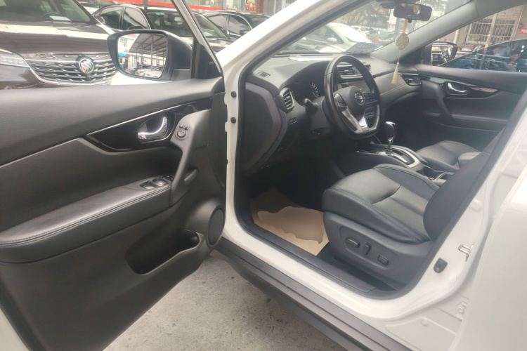 日产 奇骏 2022款 2.0L 两驱智联臻享版中控内饰7003