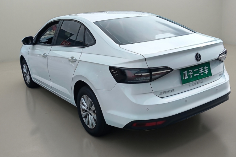 大众 朗逸 2025款 新锐 1.5L 出众新逸版车身外观5