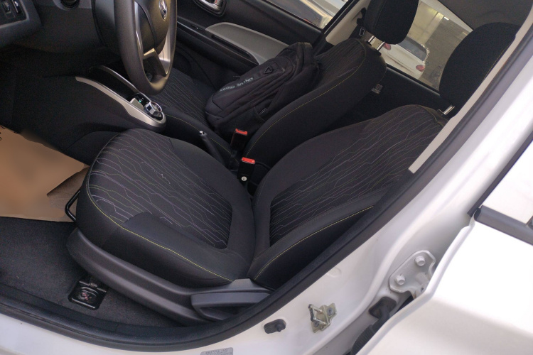 长安欧尚 奔奔E-Star 2021款 国民版 心怡版（快充版）磷酸铁锂（31.18kWh）中控内饰19