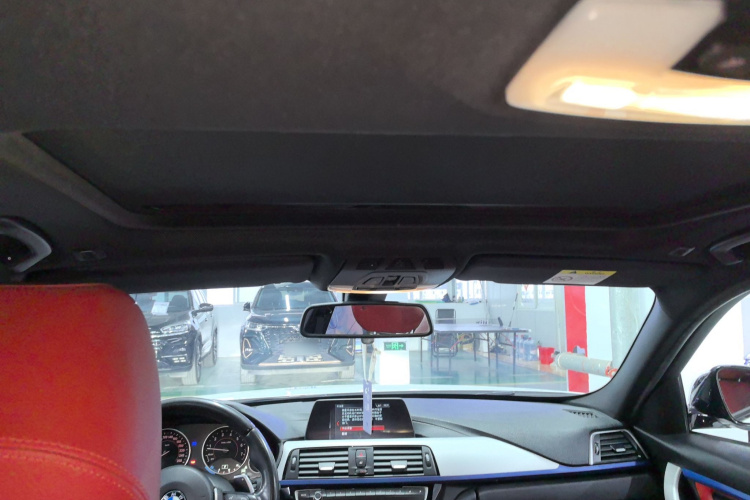 宝马3系 2019款 320i M运动套装中控内饰22