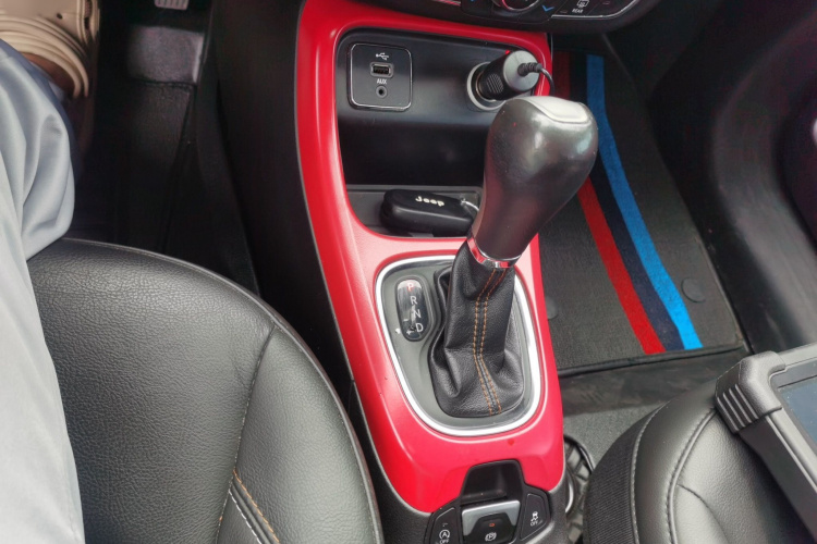 Jeep 指南者 2017款 200T 自动家享版局部细节18