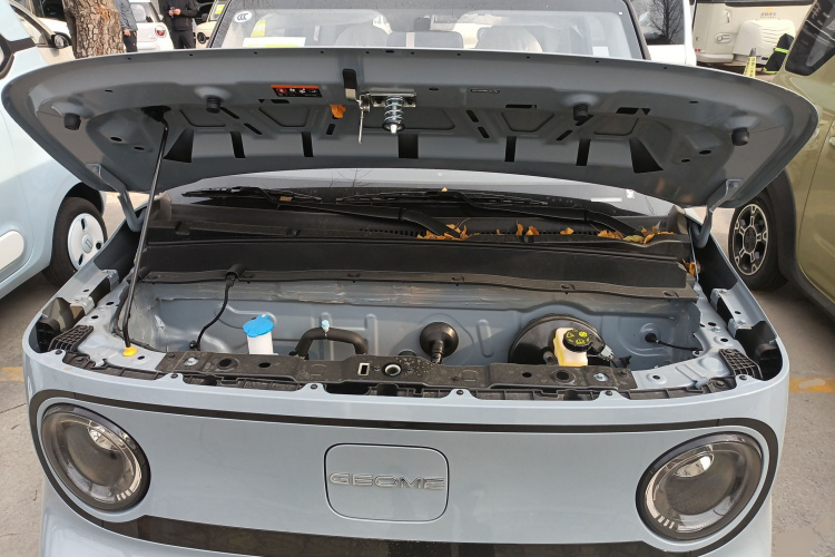 吉利银河 2025款 210km 熊猫卡丁机舱底盘24