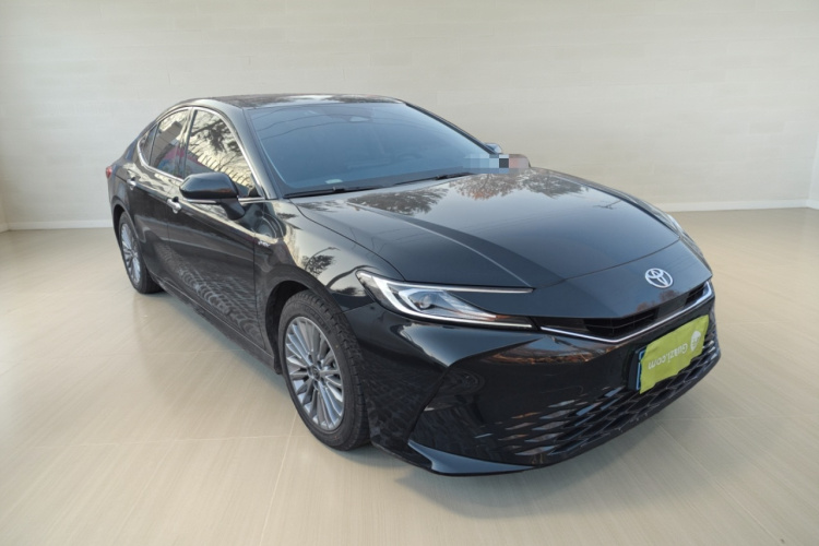 丰田 凯美瑞 2024款  双擎 2.0HG 尊贵版车身外观3