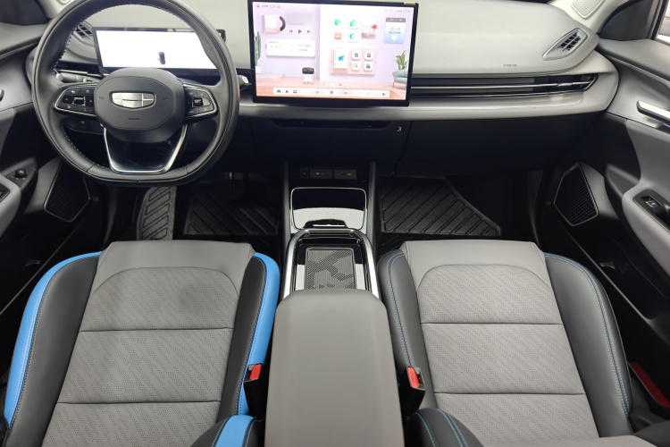 吉利几何G6 2022款 480 新智型中控内饰7002