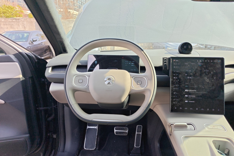 蔚来ES8 2024款 75kWh中控内饰13