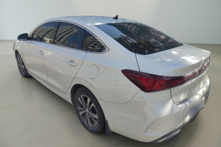 长安 逸动 2022款 PLUS 蓝鲸NE 1.4T GDI DCT尊贵版车身外观5