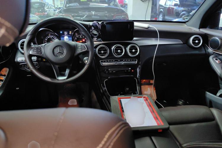 奔驰GLC 2019款 改款 GLC 260 L 4MATIC 豪华型中控内饰7002