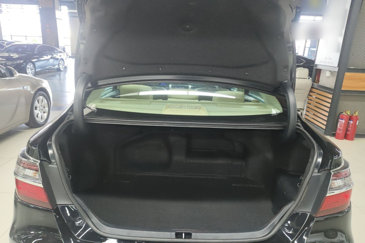 丰田 凯美瑞 2015款 双擎 2.5HG 豪华导航版机舱底盘23