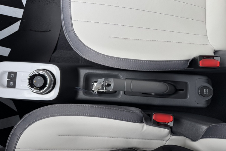 吉利银河 2025款 210km 熊猫骑士车身外观6005