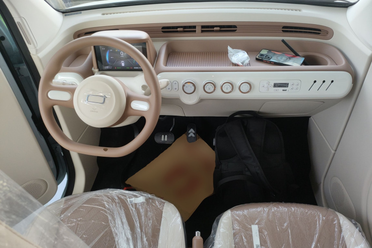 奔腾小马 2026款 222km 闪耀马中控内饰7002