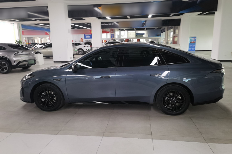 埃安 AION RT 2025款 520智豪版车身外观4