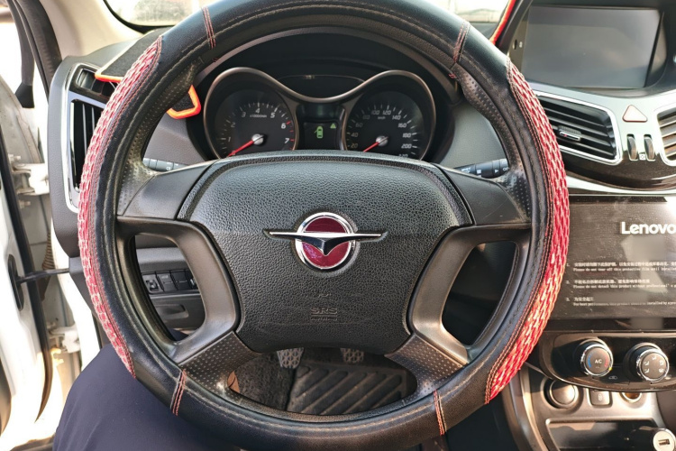 海马S5 2015款 1.6L 手动舒适型中控内饰13