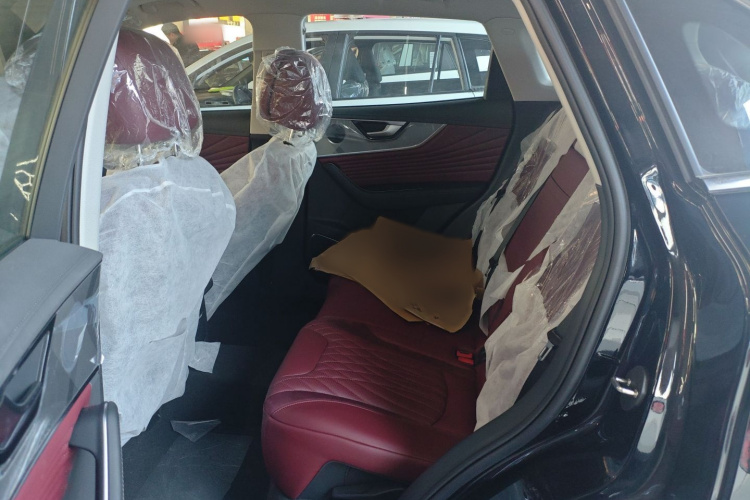 红旗HS5 2023款 2.0T 旗享Pro版中控内饰7001