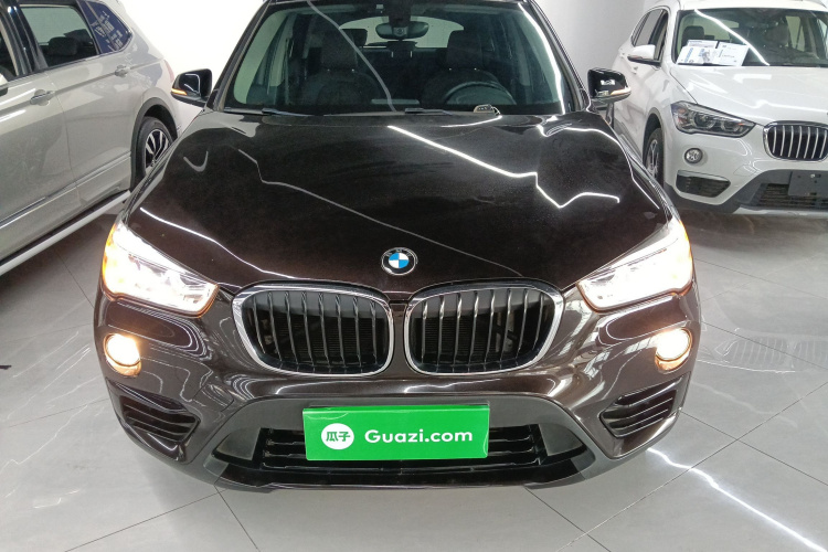 宝马X1 2018款 sDrive18Li 尊享型车身外观2