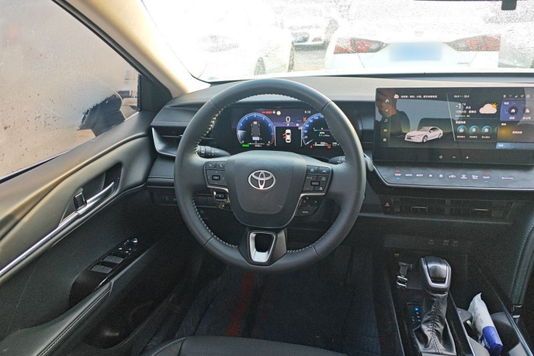 丰田 凯美瑞 2024款  双擎 2.0HG 尊贵版局部细节13