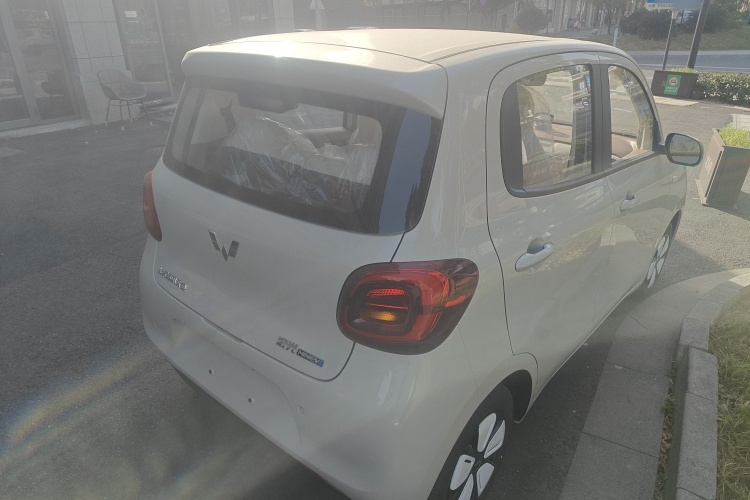 五菱汽车 宏光MINIEV 2025款 四门版 进阶款车身外观7