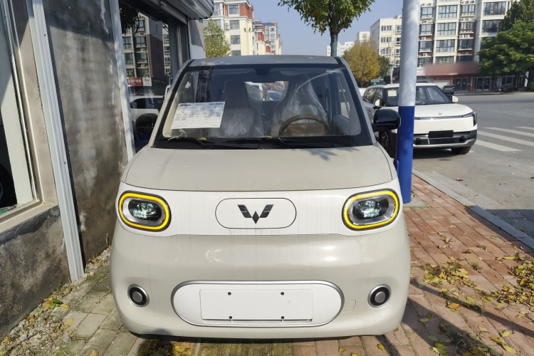 五菱汽车 宏光MINIEV 2024款 第三代 215km 青春版车身外观2