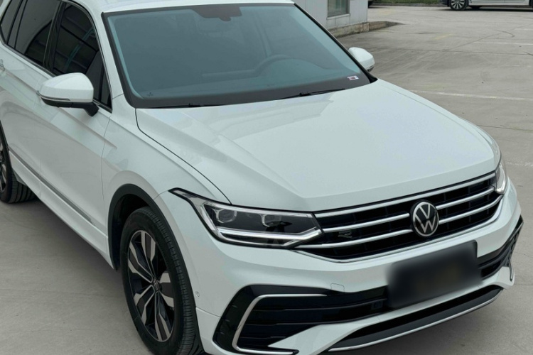 大众 途观L 2024款 出众款 330TSI 自动两驱R-Line龙耀版车身外观6001