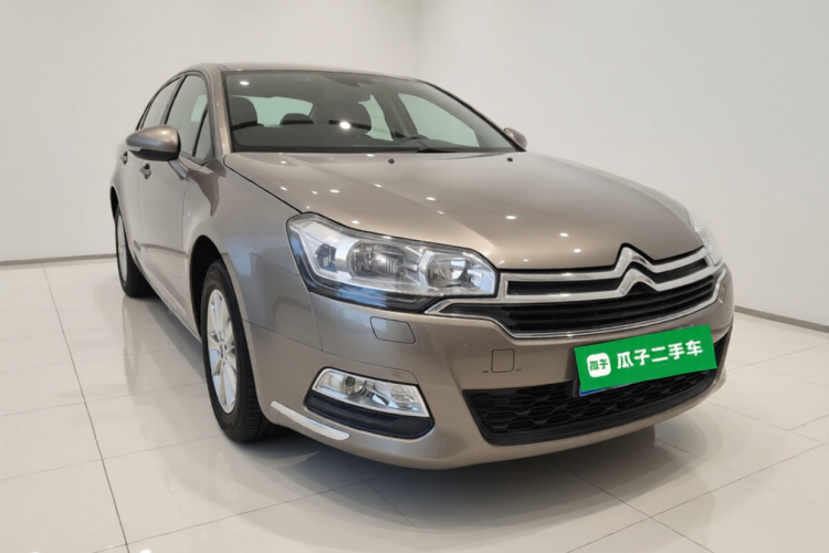 雪铁龙C5 2014款 2.0L 自动尊享型车身外观3