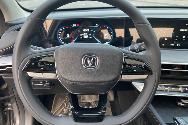 长安 逸动 2022款 PLUS 蓝鲸NE 1.4T GDI DCT尊贵版局部细节9007