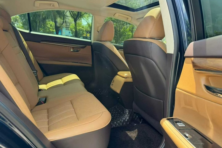 雷克萨斯ES 2015款 200 精英版中控内饰7003