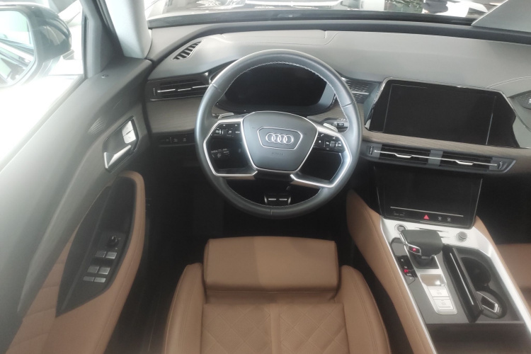 奥迪Q6 2024款 45 TFSI quattro 齐云型 羽林套装 6座中控内饰13