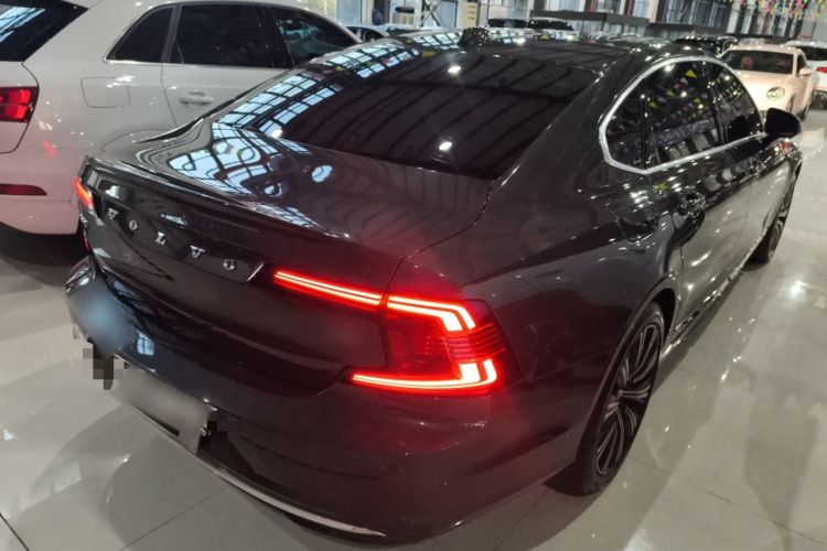 沃尔沃S90 2025款 B5 智远豪华版车身外观7