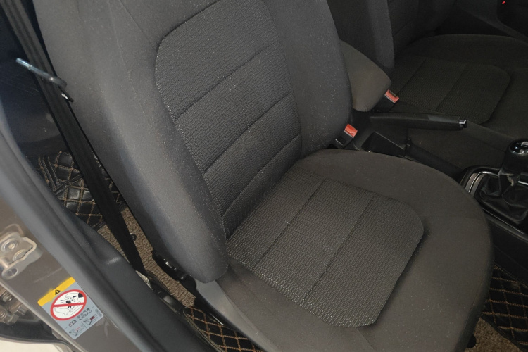 大众 宝来 2015款 质惠版 1.6L 手动时尚型局部细节41