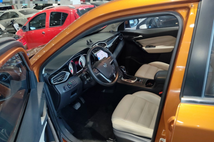 名爵 锐腾 2015款 2.0TGI TST豪华版中控内饰7003