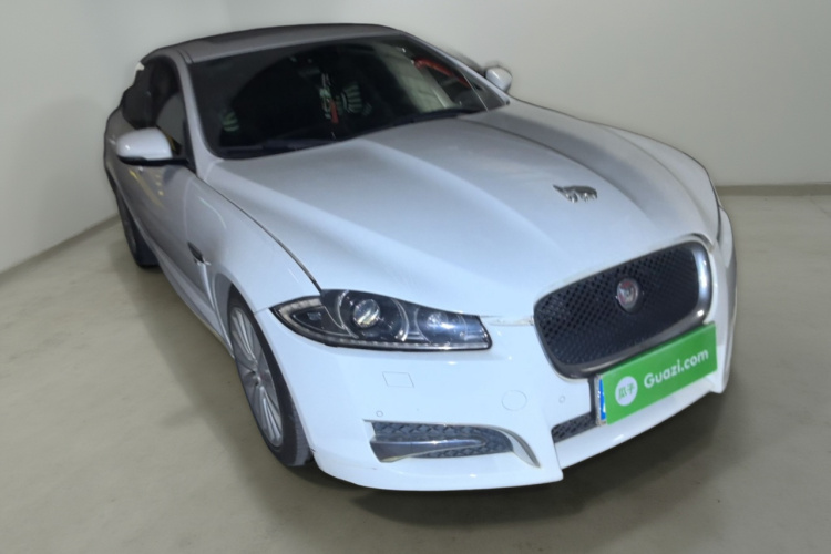 捷豹XF 2015款 XF 3.0 SC R-Sport 豪华版车身外观3