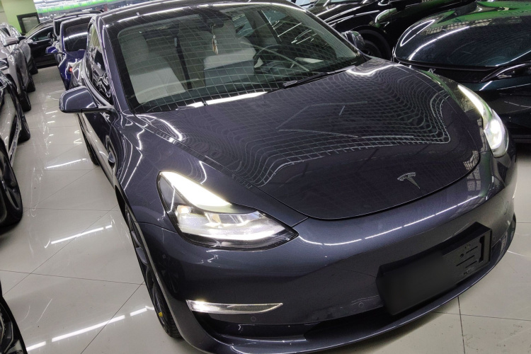 特斯拉 Model 3 2022款 Performance高性能全轮驱动版车身外观3