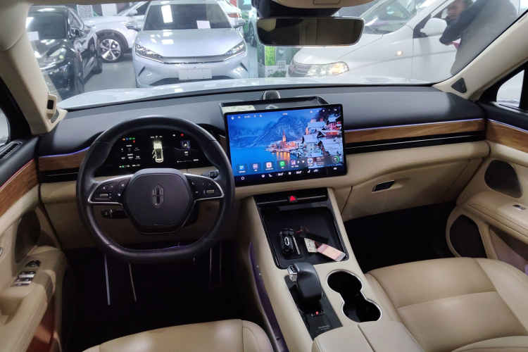 鸿蒙智行 问界M5 2023款 纯电后驱智驾版中控内饰12