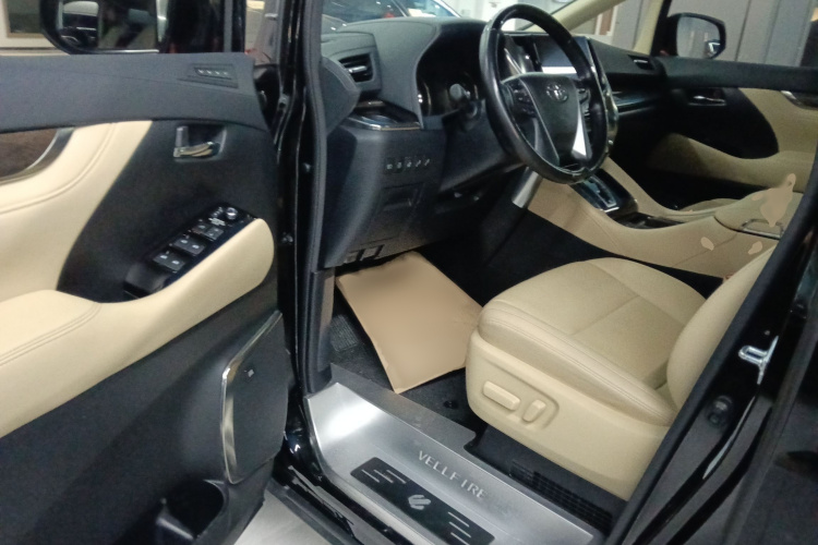 丰田 威尔法 2020款 双擎 2.5L HV尊贵版中控内饰7003