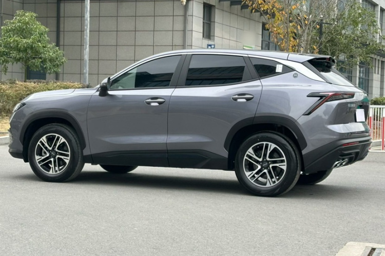 捷途大圣 2025款 1.5T DCT 豪华版车身外观6004