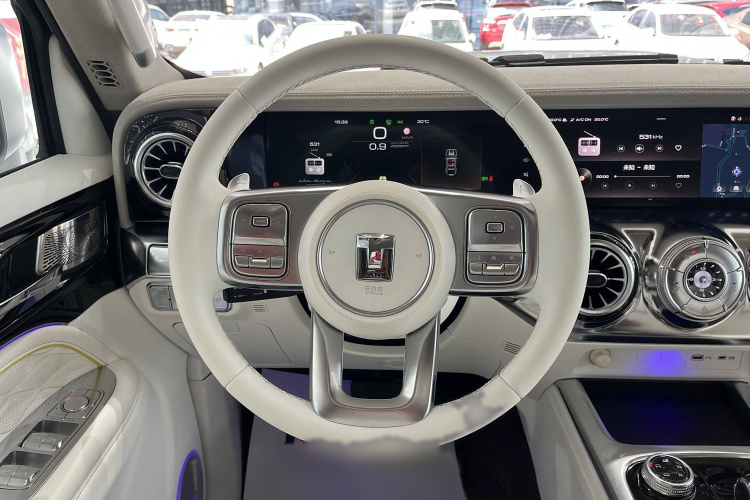 超境汽车 共创坦克300 2021款 2.0T 赛博坦克中控内饰7004