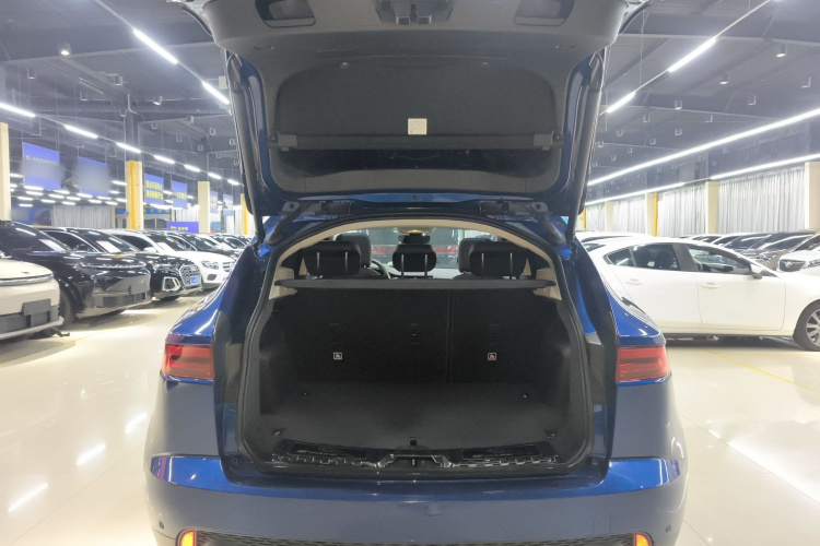 捷豹E-PACE 2024款 青春运动版 R-DYNAMIC局部细节23