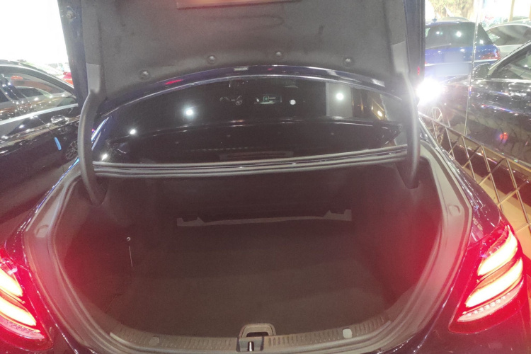 奔驰E级 2016款 E 300 L 时尚型机舱底盘23