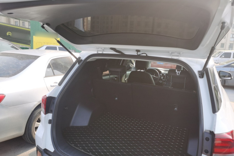 北京现代ix35 2019款 2.0L 自动两驱智勇·畅享版 国VI机舱底盘23