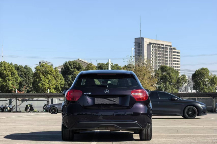 奔驰A级(进口) 2013款 A 180 时尚型车身外观6004