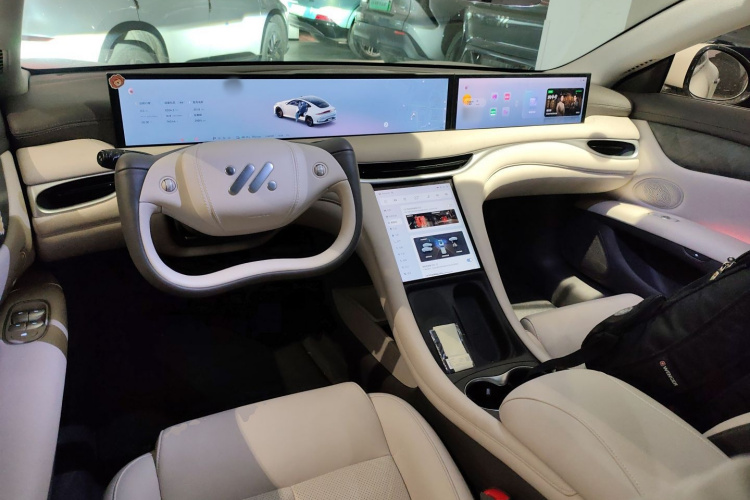 智己汽车 智己L6 2024款 Max 长续航版中控内饰7002