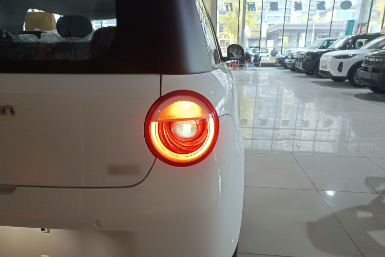 长安启源 长安Lumin 2026款 宝藏版 205km 酷爱米 宁德车身外观9