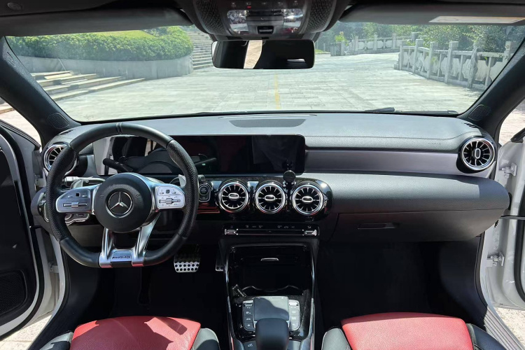 奔驰A级AMG(进口) 2020款 改款 AMG A 35 4MATIC中控内饰7003